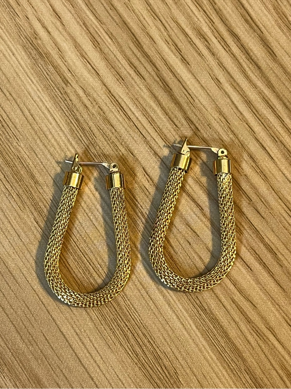 Vintage gold tone mesh oval earrings
